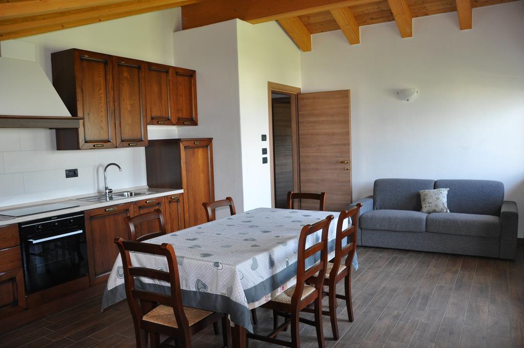 Le Foyer De La Ferme Apartamento Aosta Habitación foto